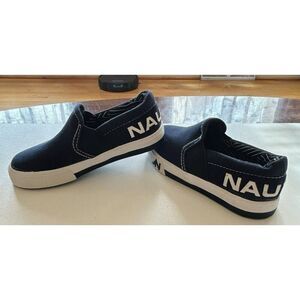 Nautica Slip-On Casual Shoe Sneaker kids size 9